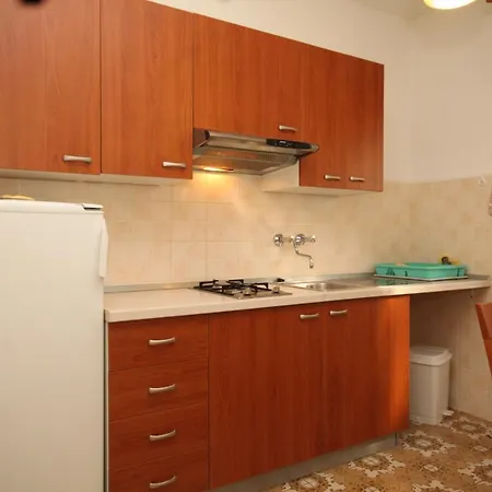 Apartment With A Parking Space - 6999 Umag