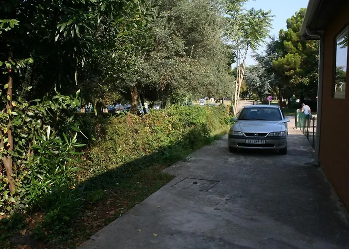 With A Parking Space - 6999 * Umag